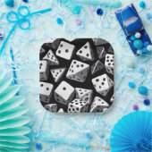 Dice Delight: Eine geometrische Kaskade Pappteller (Party)