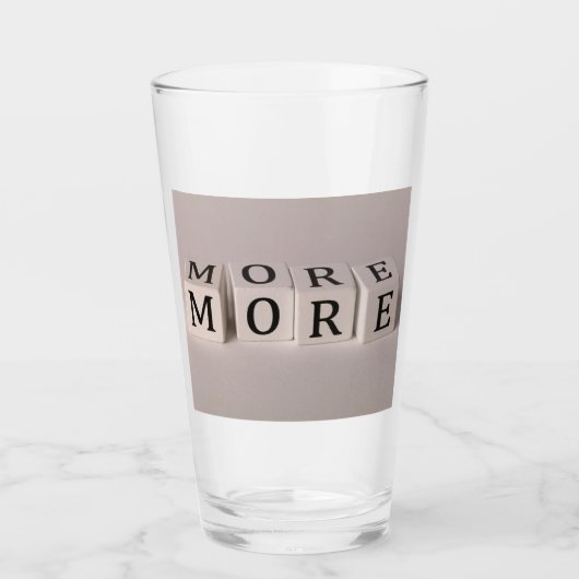 Dice 'MORE' Whiskey Tumbler - Playful & Bold (Vorderseite)