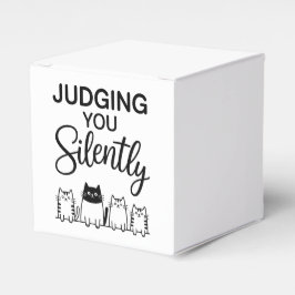 DICH STILL BEURTEILEND GESCHENKSCHACHTEL