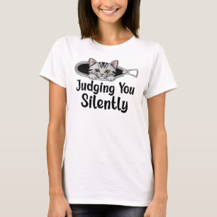 Dich Still Beurteilende Katze T-Shirt