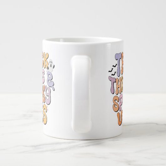 Dick Thighs & Spooky Vibes Jumbo-Tasse (Rückseite)