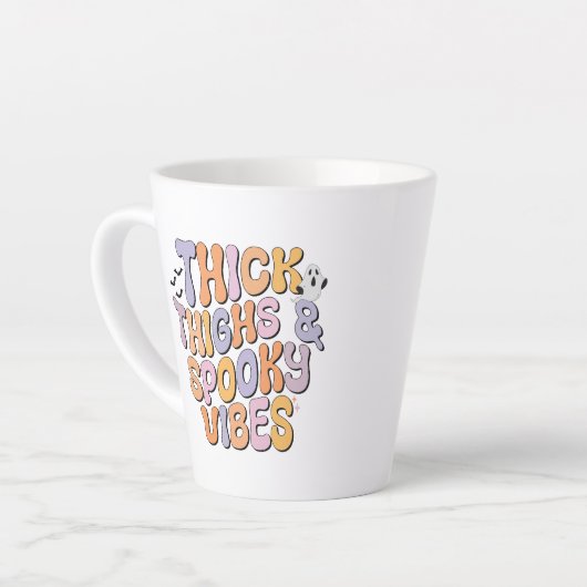 Dick Thighs & Spooky Vibes Milchtasse (Linke Ecke)