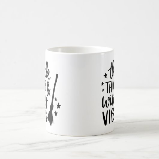 Dickdick und Hexen Vibes Halloween Kaffeetasse (Mittel)