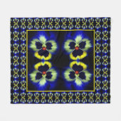 Dicke blaue Pansy-Blume Abstraktes Muster Fleecedecke (Vorderseite (Horizontal))