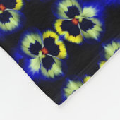 Dicke blaue Pansy-Blume Abstraktes Muster Fleecedecke (Ecke)