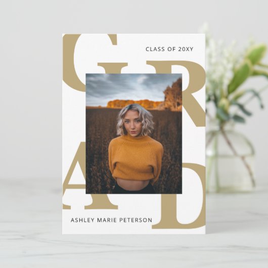 Dicke Buchstaben Klasse Foto Abschluss Einladung (Stehend Vorderseite)