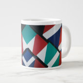 Dicke geometrische Dreiecke - Jumbo-Tasse (Vorderseite Rechts)