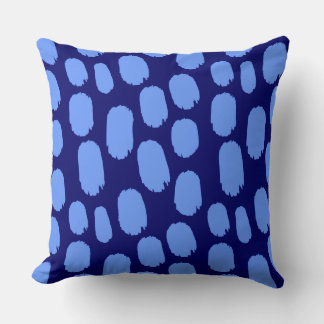 Dicke gestrichene Stellen - Baby Blue on Dark Blue Kissen