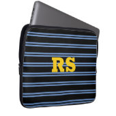 Dicke Goldmonogramm, Name, blaue Linien auf schwar Laptopschutzhülle (Vorne Rechts)