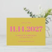 Dicke, hellrosa und gelbe Typografie Moderne Save The Date (Stehend Vorderseite)