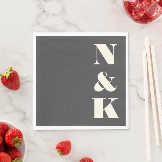 Dicke moderne Monogramm-Initialen Schwarz-weiße Ho Serviette (Beispiel)