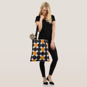 Dicke Orange Black Dots Geometrisches Muster Tasche (Am Model)