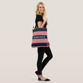 Dicke rosa blaue Streifen Muster Tasche (Am Model)