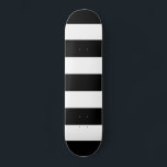 Dicke, schwarze und weiße Streifen Skateboard<br><div class="desc">Die feine schwarz-weiße Dekoration in horizontaler oder vertikaler Form ist ein moderner klassischer Grafikstil, der immer für sich selbst oder für jemanden, der auf Ihrer Liste besonders ist, ein tolles Geschenk macht, das bei festlichen Anlässen sicher einen Eindruck hinterlässt. Senden Sie uns eine Email mit dem unten stehenden E-Mail-Link "Diesen...</div>