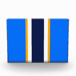 Dicke, weiße, gelbe, hellblaue Streifen Fotoblock