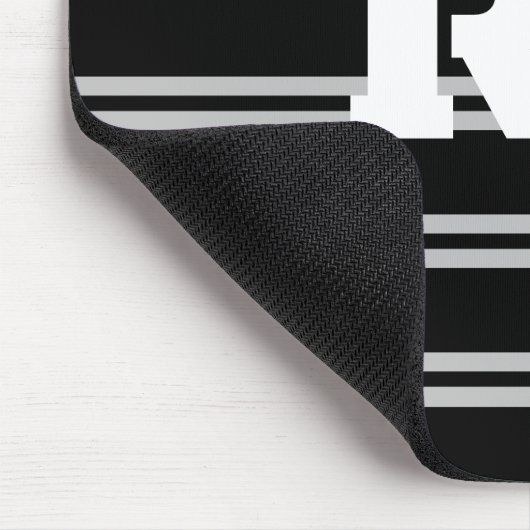 Dicke weiße Monogramm, Lt Gray Linien auf schwarz Mousepad (Ecke)
