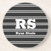 Dicke weiße Monogramm und Name, Lt Gray Lines auf Getränkeuntersetzer (Vorne)