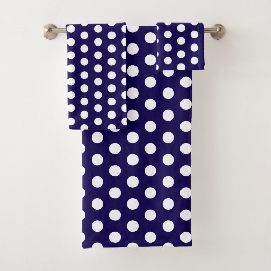 Dicke weiße Polka Punkte auf Navy Blue Badhandtuch Set (Insitu)