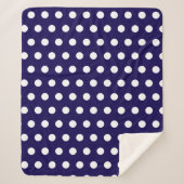 Dicke weiße Polka Punkte auf Navy Blue Sherpadecke (Vorderseite)
