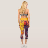 Dicke weiße Splotte, orange und rote Zellen Capri Leggings (Rückseite)
