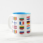 Die 28 Staatsflaggen EU-Länder Zweifarbige Tasse (Vorderseite Links)
