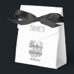 Die 50. Geburtstagsparty des modernen Weiß Geschenkschachtel<br><div class="desc">Modernes Weiß jedes Alters 50. Geburtstagsparty Gefälligkeitsboxen</div>