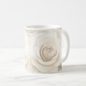 Die abstrakte Blume ist in Aquarellweiß. Kaffeetasse (VorderseiteRechts)