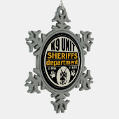 Die Abteilung des Sheriffs der Einheits-K9 Schneeflocken Zinn-Ornament (Links)