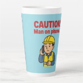 Die "ACHTUNG! Mann am Telefon!" Latte Tasse (Vorderseite)