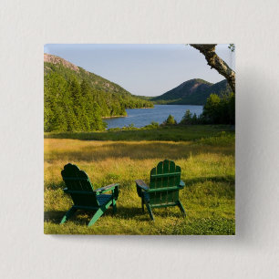 Die Adirondack-Stühle auf dem Rasen des Jordan Button