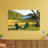 Die Adirondack-Stühle auf dem Rasen des Jordans Leinwanddruck (Insitu (Wohnzimmer))