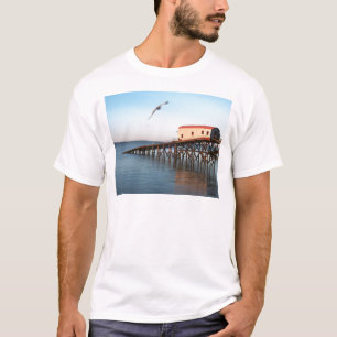 Die alte Rettungsboot-Station bei Tenby T-Shirt