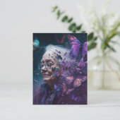 Die ältere Frau mit Lila Schmetterlingen Postkarte (Stehend Vorderseite)