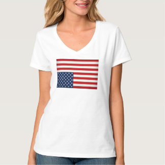Die amerikanische Fahne auf den Kopf, um Trump zu T-Shirt