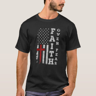 Die amerikanische Flagge ist stolz auf den Christl T-Shirt