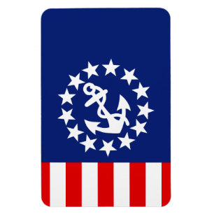 Die amerikanische Yachtflagge liegt an der Marina Magnet