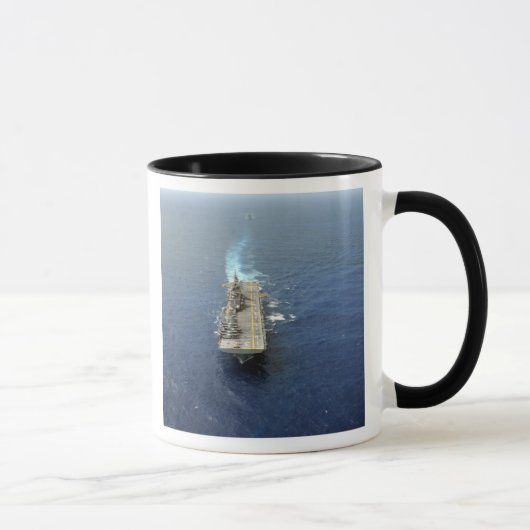 Die Amphibien-Bereitschaftsgruppe Kearsarge Tasse (Rechts)