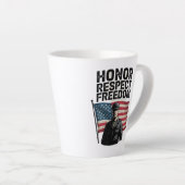 Die Anerkennung des Veteran Day Patriotic Design Milchtasse (Rechte Ecke)