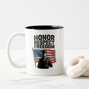 Die Anerkennung des Veteran Day Patriotic Design Zweifarbige Tasse