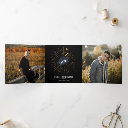 Die Ankündigung der Lässigen Absolventen-Tri-Fold- (Innenseite)