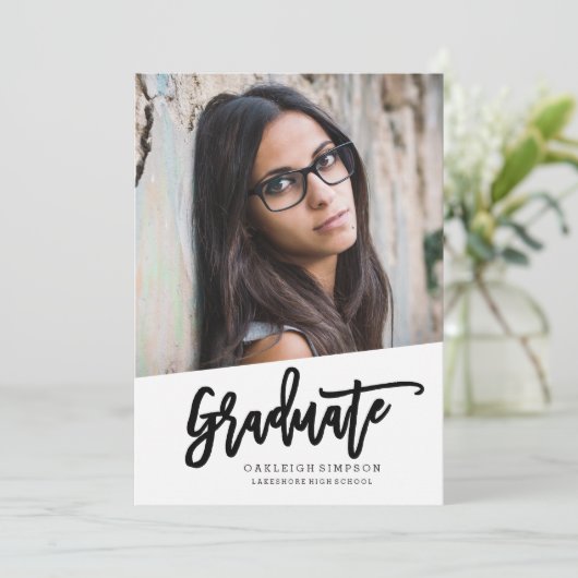 Die Ankündigung des Graduate Artistic (Stehend Vorderseite)