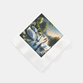 Die anmutigen, weißen Schwäne sind ein vertrauter Serviette (Ecke)