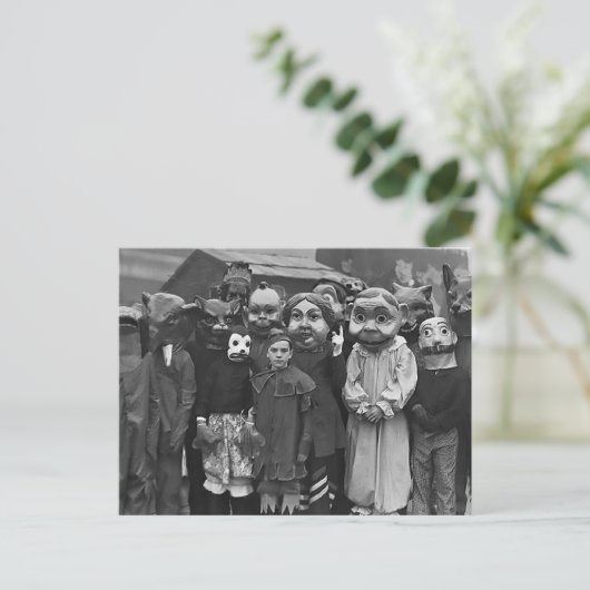 Die Ansammlung auf Halloween Postkarte (Stehend Vorderseite)