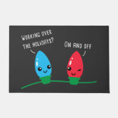 Die Arbeit über den Urlaub Funny Christmas Lights Fußmatte (Vorderseite)