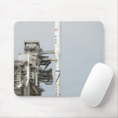 Die Ares I-X-Rakete wird auf dem Ladestreifen 2 an Mousepad (Mit Mouse)