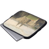 Die Außenansicht aller Soul-Uni, vertreten von Laptopschutzhülle (Vorne Knopf)