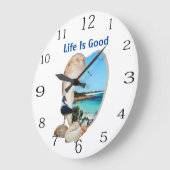 Die Aussicht auf den Strand in einer Muschel. Große Wanduhr (Winkel)