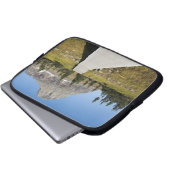 Die Bahn zur Ansicht von verstecktem See Laptopschutzhülle (Vorne Knopf)