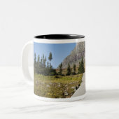 Die Bahn zur Ansicht von verstecktem See Zweifarbige Tasse (Vorderseite Links)