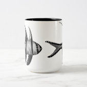 Die Banggai Cardinalfish-Tasse Zweifarbige Tasse (Mittel)